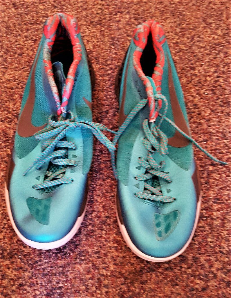 nike better world trainers